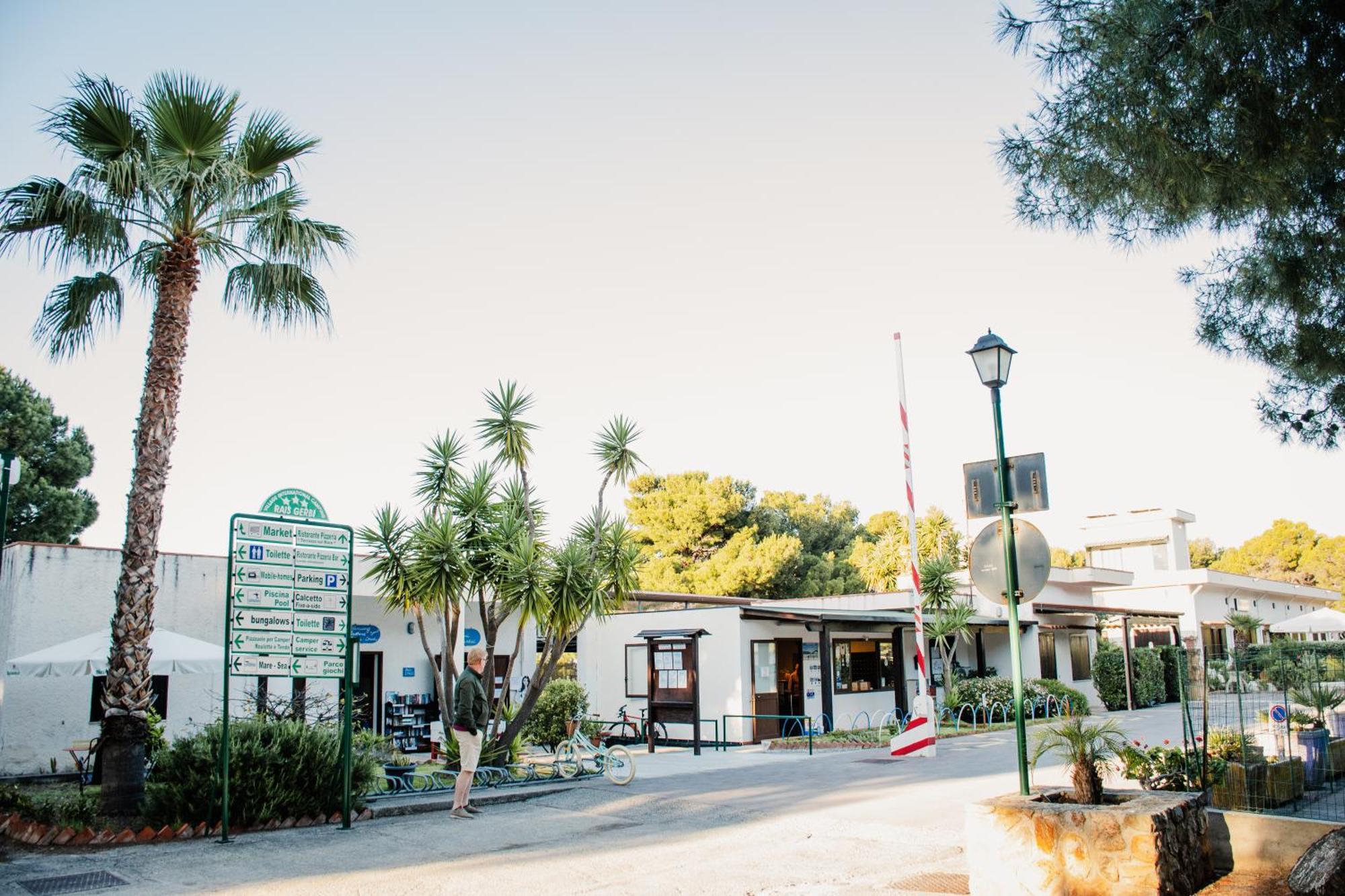 Camping & Village Rais Gerbi Pollina Esterno foto