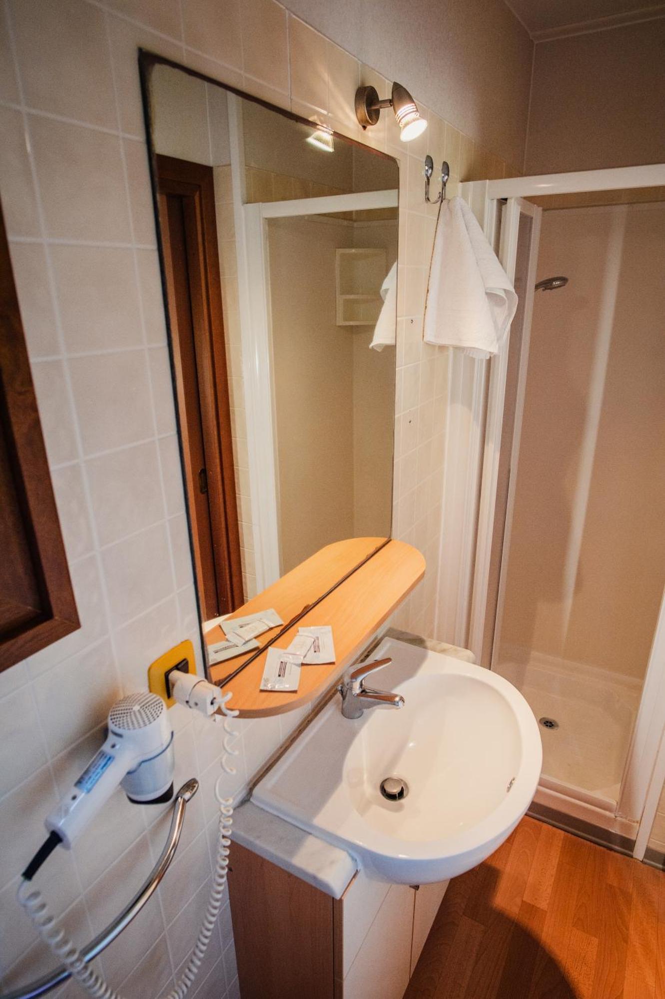Camping & Village Rais Gerbi Pollina Esterno foto
