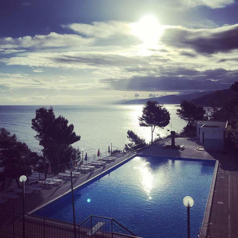 Camping & Village Rais Gerbi Pollina Esterno foto